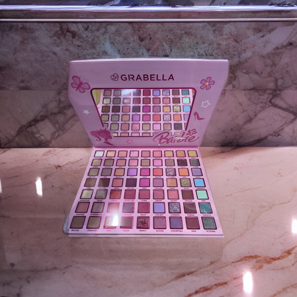 Karol G “Barbie” Palette